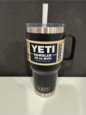 Yeti Rambler 35 oz Mug with Straw Lid